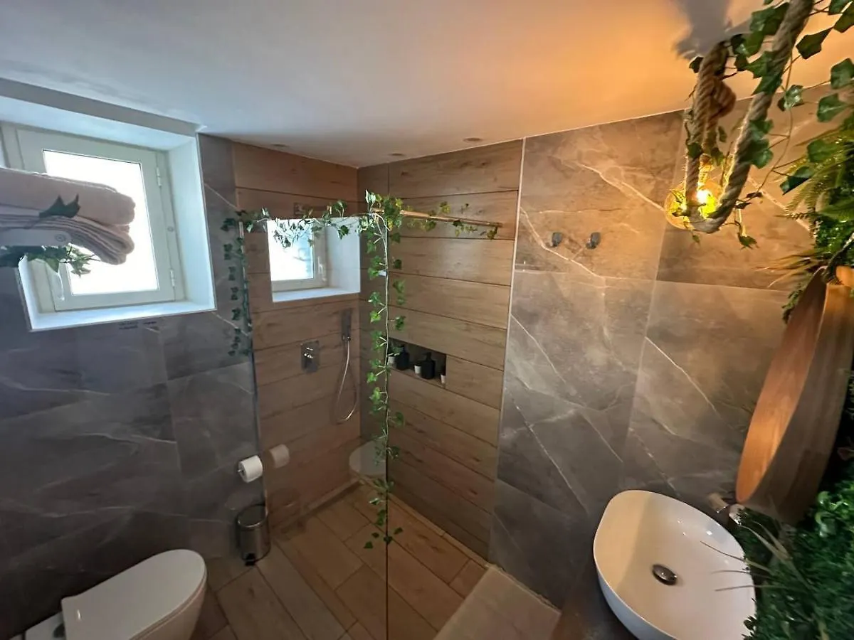 Tropical Holiday House Katania